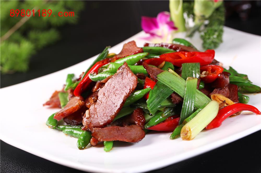蒜苗炒腊肉
